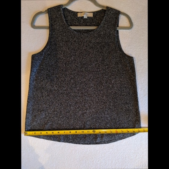 🎀B2GO! Ann Taylor LOFT Sweater Tank Top B&W - Picture 7 of 8